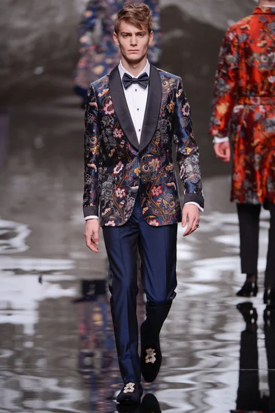 Look 39